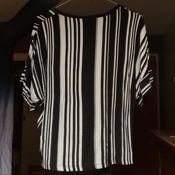 B&W Striped T - Picture 4 of 5